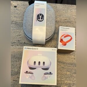 BRAND NEW!! Meta Quest Full VR set (goggles, strap, case all included)